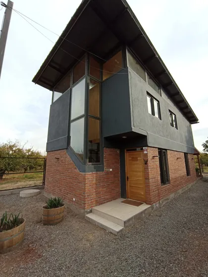 Casa Con Buena Ubicaccion Y Construccion Solida
