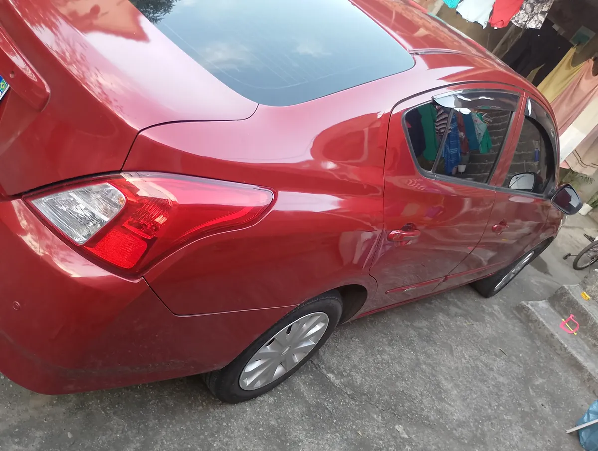 Nissan Versa 2017 1.6 16v Sv 4p — foto 2