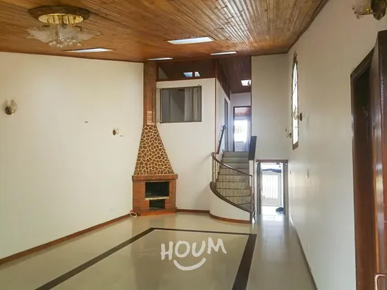 Casa En Andes Norte, La Floresta. 6 Habitaciones, 300 M², Id: 105480