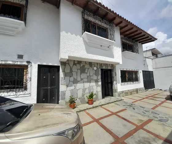 Excelente Oportunidad De Casa Duplex En Venta En Colinas De Bello Monte Rvz