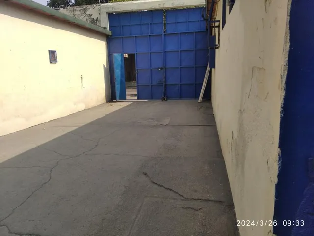 Alquiler De Un Terreno Techado, Calle Páez, Centro Maracay.