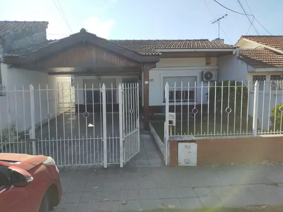 Casa Americana Muy Buen Estado. Apta A Credito 