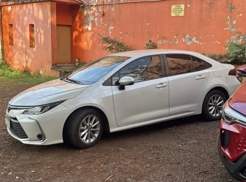 Toyota Corolla 1.8 XLI MT 140 CV