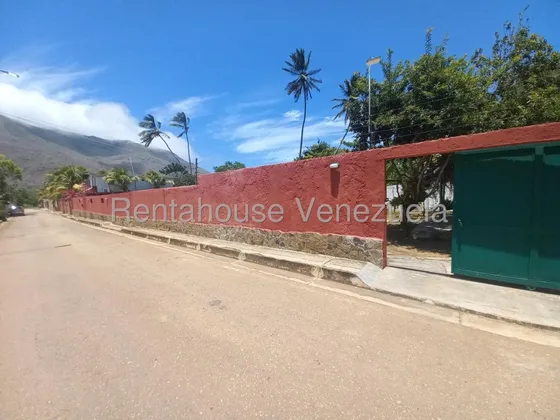 Oportunidad Casa En Sector Con Aire De Campo Cercana A La Playa De Guacuco.jmpf