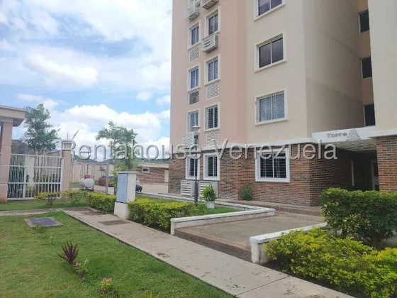 Bray Montoya Vende Hermoso Apartamento En Urbanizacion Exclusiva Con Todas Las Comodidades, Amoblado, Con Maxima Seguridad, Y Zona Tranquila Para Vivir Una Vida Plena 2#5#1#0#9#2#0 Bray Montoyta Raho