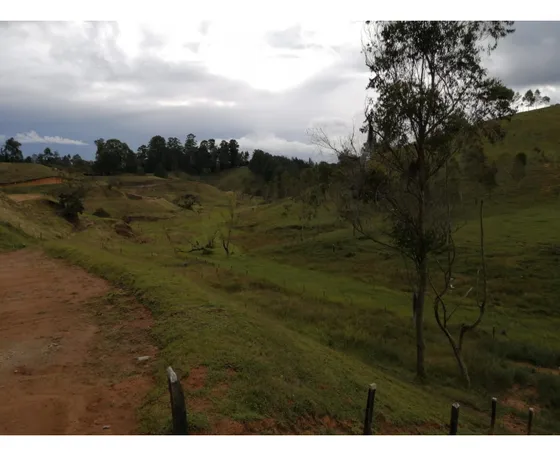 Venta De Lote Con Area De 2150 Mt2  San Vicente Sector Chaparral