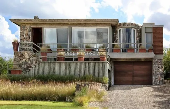 Casa En Venta De 5 Dormitorios En Club Del Mar, Jose Ignacio 