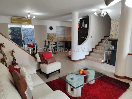  *al/ Bella Casa Totalmente Amoblada En Venta Av. Intercomunal Cabudare  Lara, Venezuela/alópez/ #  24-13307  /  150 M² 