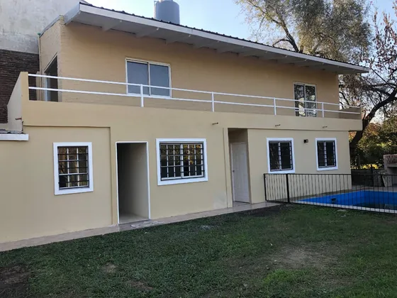 Casa  Venta 2 Ambientes Del Viso  B° Montecarlo