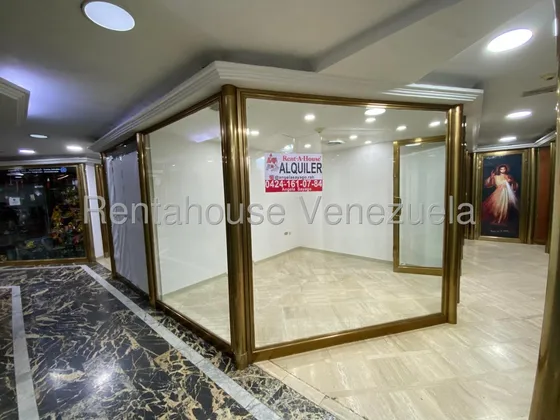 Km Comercial En Alquiler En Chuao, Distrito Metropolitano