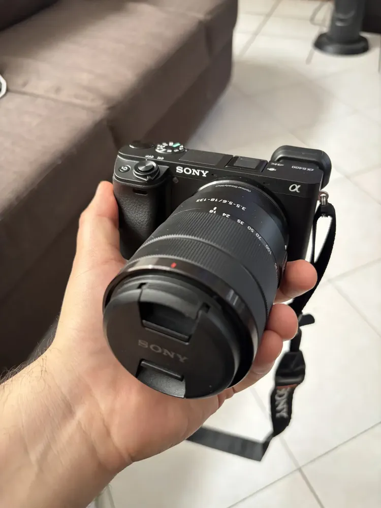 Sony Alpha 6400 SEL18135 ILCE-6400M sem espelho cor preto | Frete