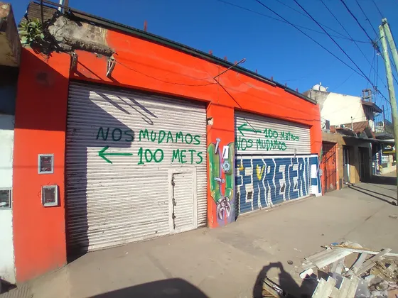 Ideal Inversores...!!! - Local Comercial Sobre Av. Hipólito Yrigoyen A Metros De Av. Gaspar Campos...