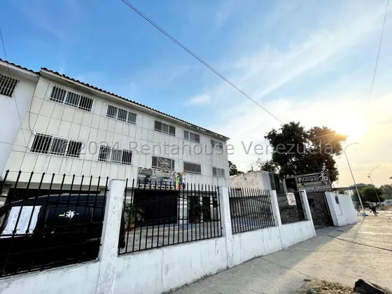 Edificio En Alquiler Maracay La Romana 25-4605 Yb