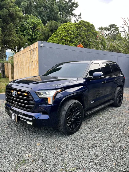 Toyota Sequoia Limited I-force Max Hibrida