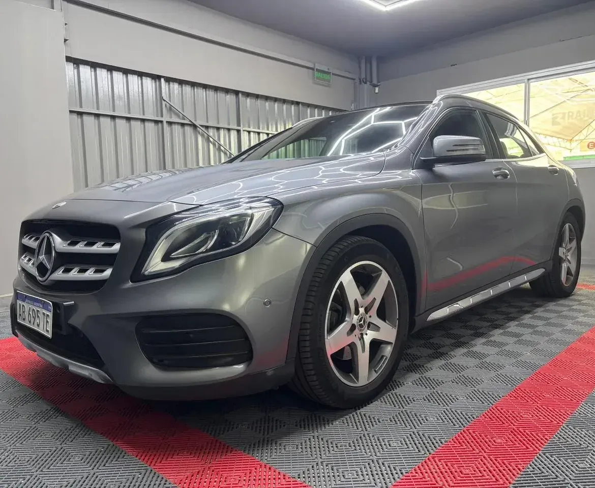 Mercedes-Benz GLA Class 2.0 GLA250 AMG-Line 211 HP