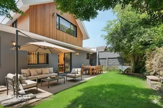 Casa En Venta De 4 Dorm. En Las Condes