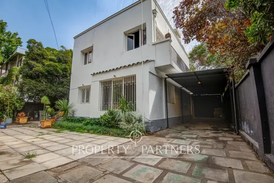 Casa Ideal Para Renovar En El Encantador Barrio De...