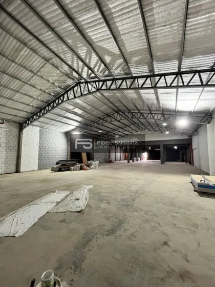 Venta Importante Deposito De 560 Mts A Estrenar. Zona Tres Arroyos Y 25 De Mayo  