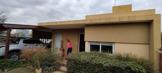 Alquiler Villa Catalina, Casa 2 Dorm, Quincho Amplio,  Pileta.
