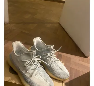 Adidas yeezy negras precio uruguay 2025