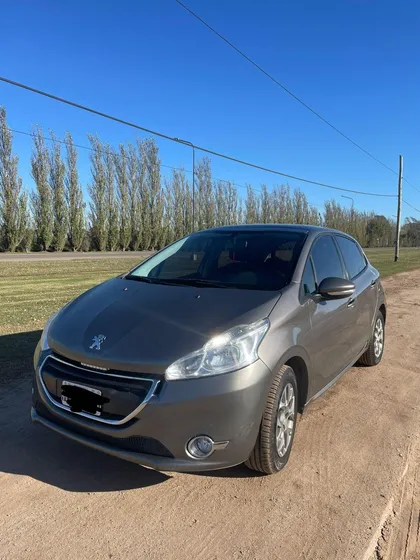 Peugeot 208 1.6 Allure