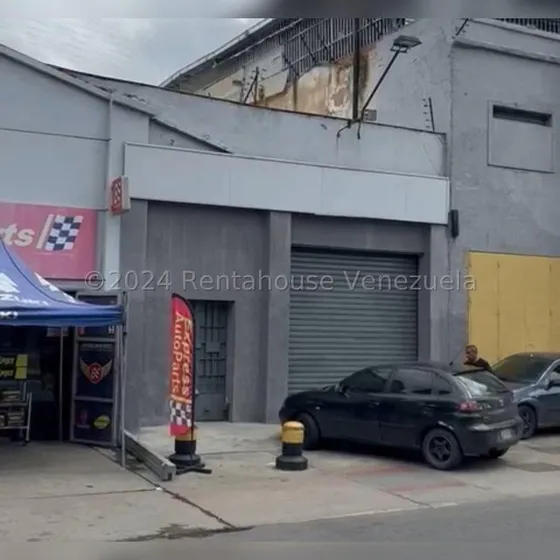 Se Ofrece En Alquiler Productivo Galpon Ubicado En Los Rosales