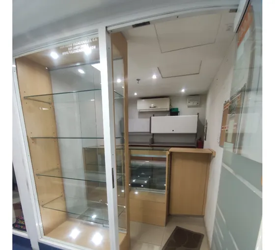 Local Remodelado. Listo Para Trabajar En La Av. Urdaneta