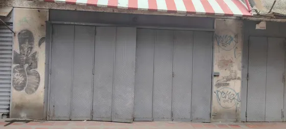 Se Alquila Local Comercial A Pie De Calle Con En La Candelaria Bb