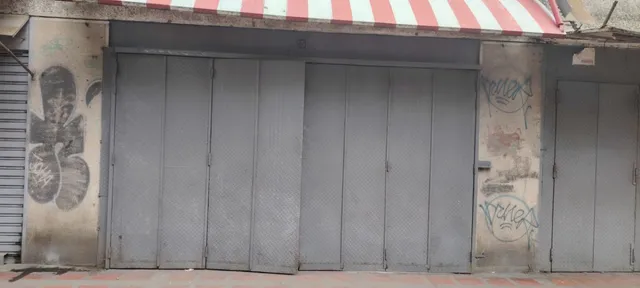 Se Alquila Local Comercial A Pie De Calle Con En La Candelaria Bb