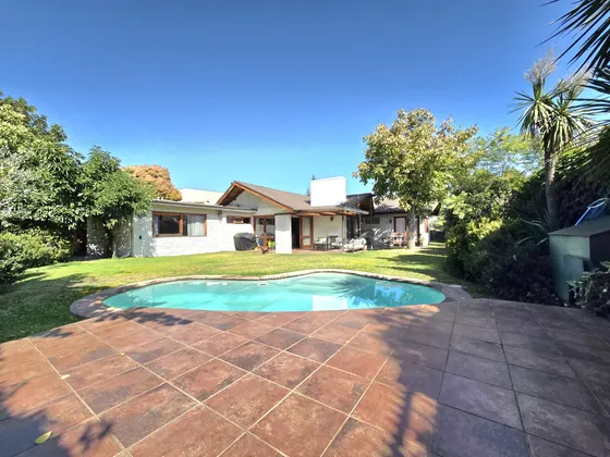 Gran Casa Familiar/piscina Amplio Jardín/alto Las Condes