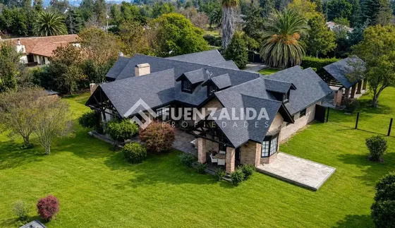 Casa En Venta 5 Dormitorios Y 5 Baños, Con Quincho Y Piscina