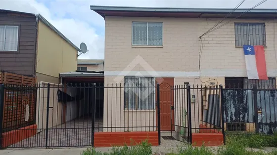 Casa En Venta De 2 Dorm. En Peñaflor