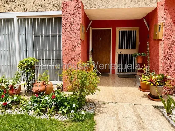 Casa En Venta Tipo Townhouse En La Union Potro Redondo Remodelado De 5 Niveles 26-21238 Ep