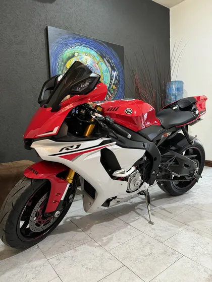 Yamaha R1 2017 Roja Y Blanca