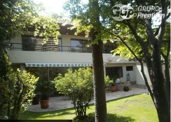 Casa En Venta De 6 Dorm. En Providencia