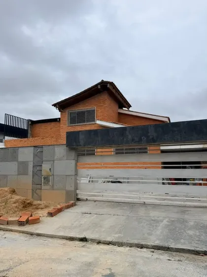 Casa Con Planta Eléctrica En La Viña Valencia Casa En Conjunto Cerrado En La Viña Casa En La Viña Valencia Edo Carabobo Vende Dayanna Vasquez