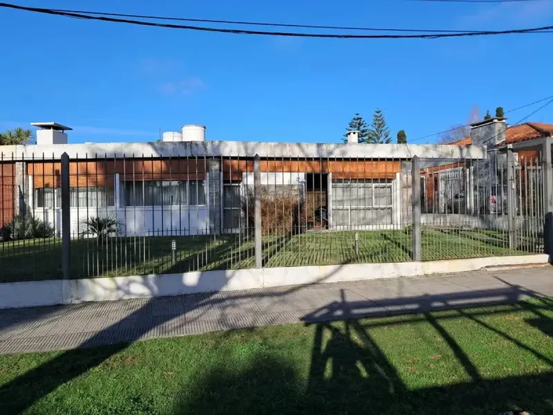 Alquiler Casa Amueblada 2 Dormitorios Punta Gorda Cochera