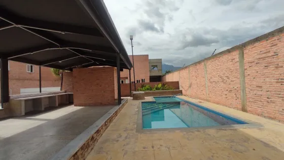 Townhouse En Venta En Obra Gris En Ciudad Alianza, Guacara 266734 Lz