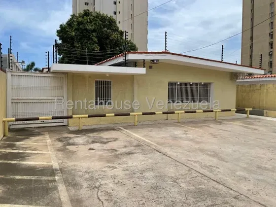 Venta De Casa Comercial Calle 69a, Sector Tierra Negra Mls #27-98 Mema