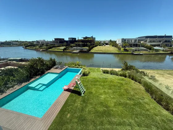 Espectacular Casa Al Agua En Virazón En Venta. Nordelta