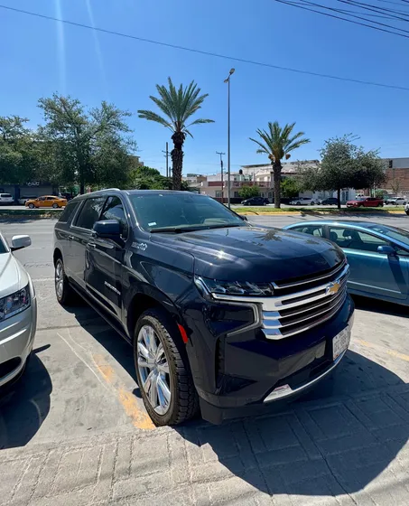 Chevrolet Suburban 6.2 High Country 4x4 At