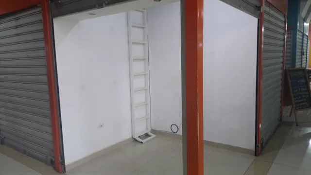 Vera Casa Inmobiliaria Vende Local Comercial En Centro Comercial Gran Bazar Valencia Mv-2