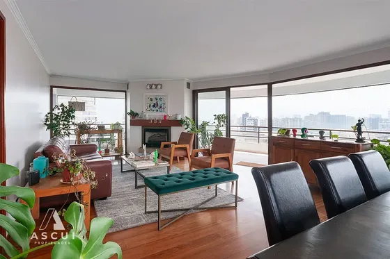 Departamento En Venta De 3 Dorm. En Las Condes, P. Araucano