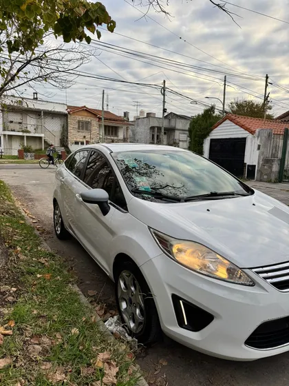 Ford Fiesta Kinetic 1.6 Design Sedan 120cv Trend Plus