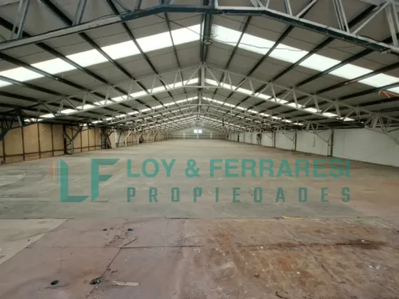 Arriendo Bodega Industrial Las Parcelas Con Estacionamiento