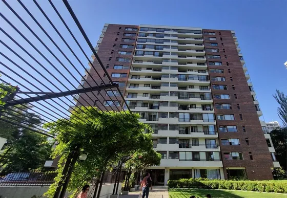 Departamento En Venta De 3 Dorm./2 Baños/1e/1b