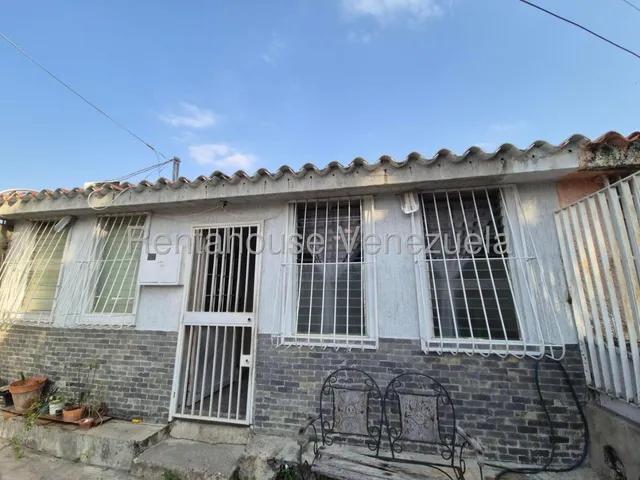 Sorangel Vargas Vende Amplia Y Comoda Casa En Ubicacion Estrategica,. El Trigal Cabudare Mls #25-19317