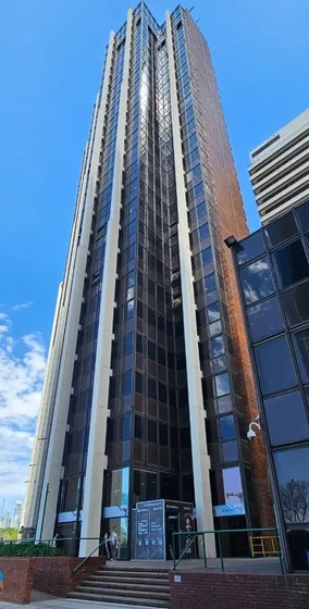 Oficina  En Alquiler En Catalinas De 572 M2