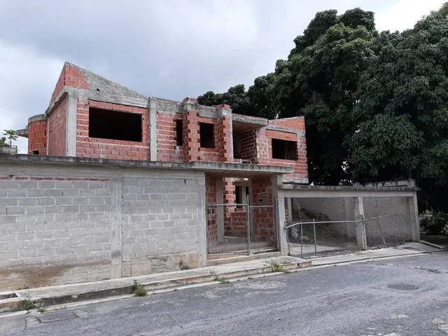 Venta De Casa En Obra Gris En Los Nuevos Teques Edo. Miranda Rzx
