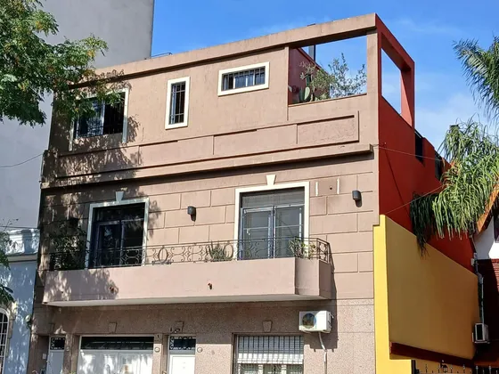Ph En Venta - 4 Dormitorios 1 Baño - Villa Urquiza